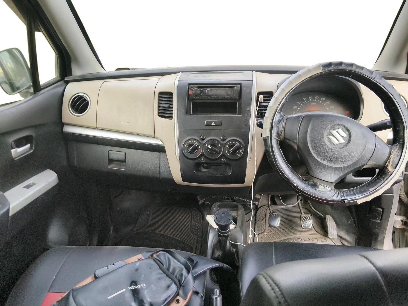 2017 Maruti Wagon R 1.0 LXI CNG, CNG, Manual, 67,672 km, interior