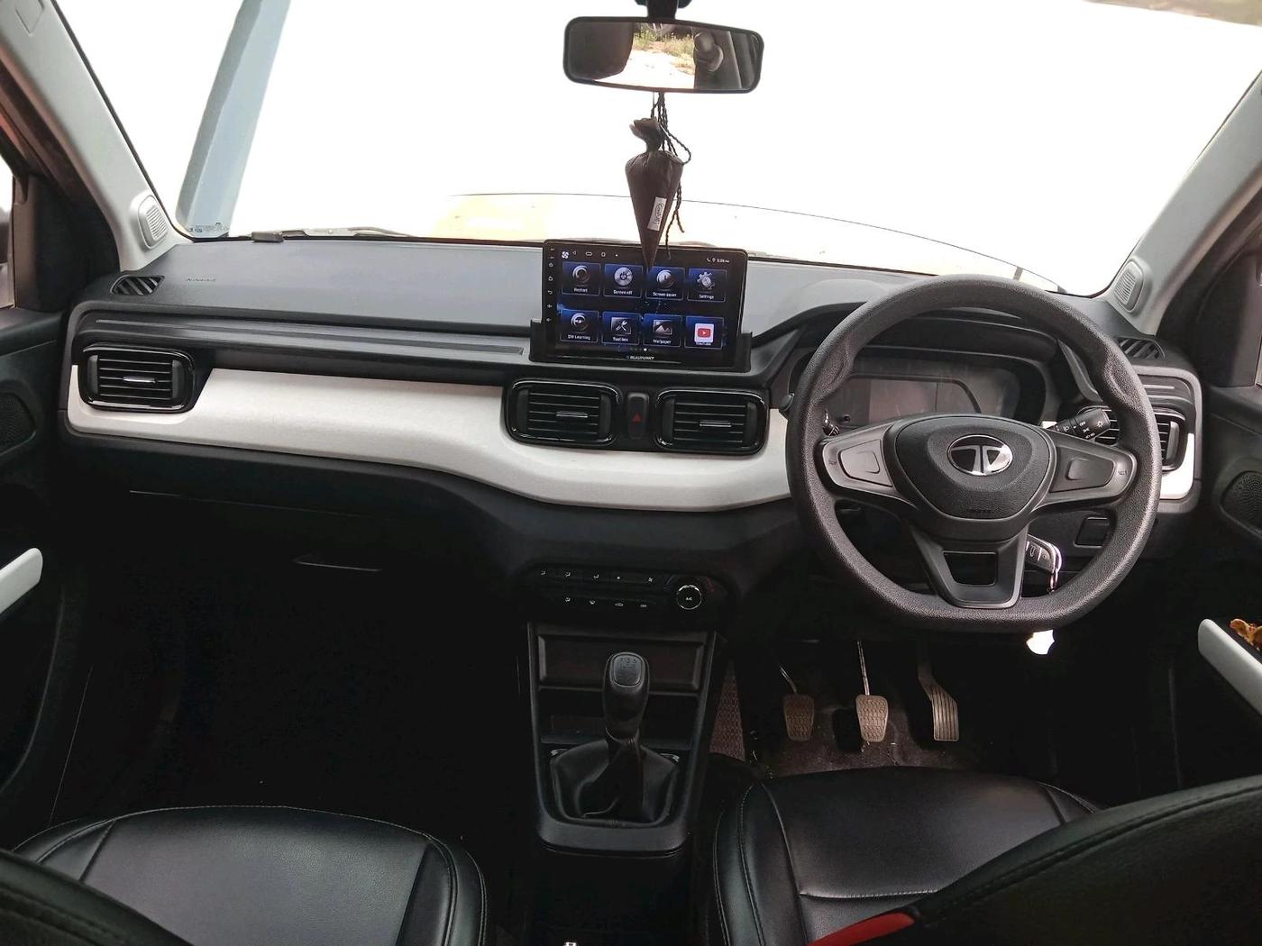 2024 Tata PUNCH PURE MT, Petrol, Manual, 8,629 km, interior