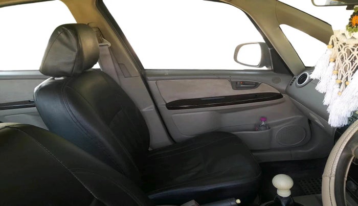 2011 Maruti SX4 VXI CNG, Petrol, Manual, 1,69,998 km, interior