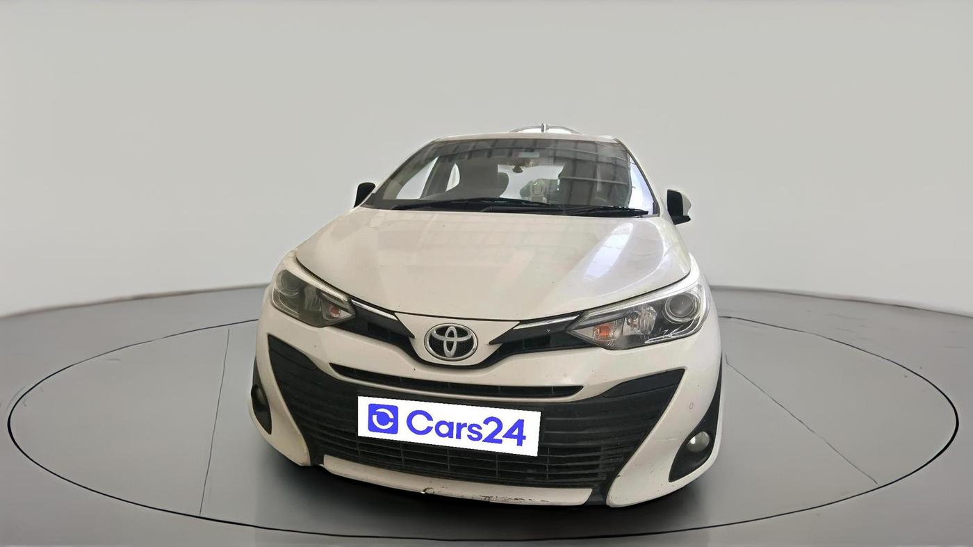 2018 Toyota YARIS V CVT, CNG, Automatic, 1,12,914 km, exterior