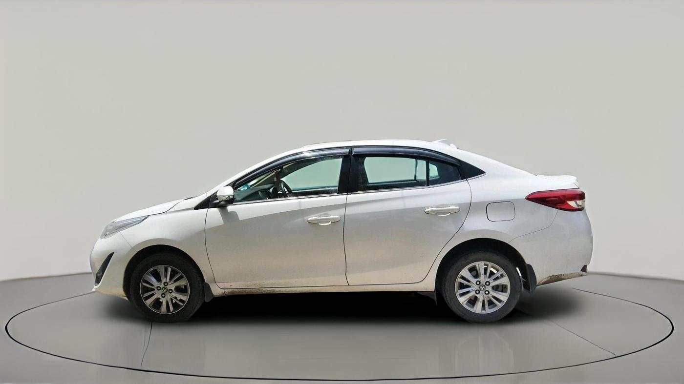2018 Toyota YARIS V CVT, CNG, Automatic, 1,12,914 km, exterior