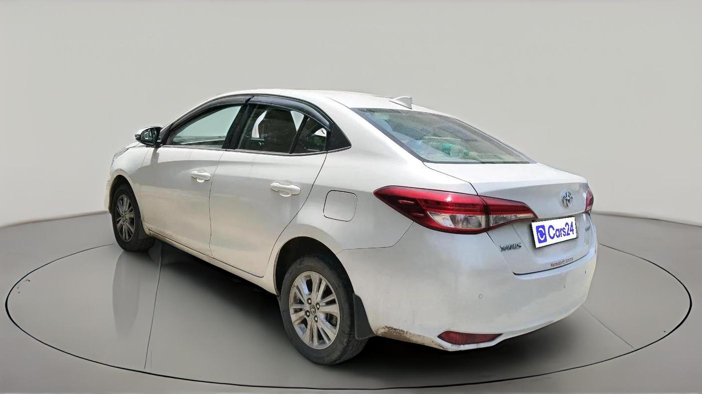 2018 Toyota YARIS V CVT, CNG, Automatic, 1,12,914 km, exterior