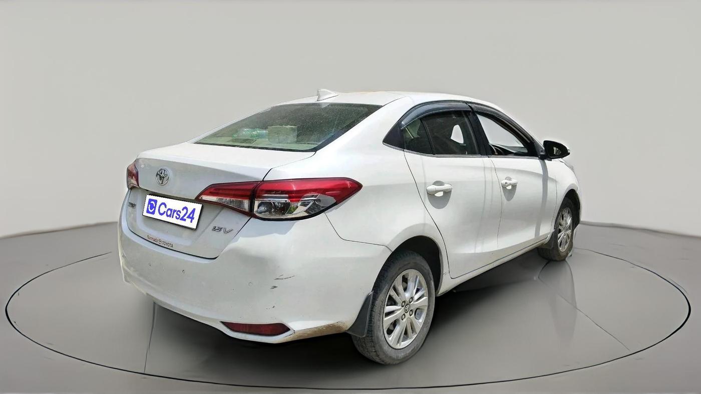 2018 Toyota YARIS V CVT, CNG, Automatic, 1,12,914 km, exterior