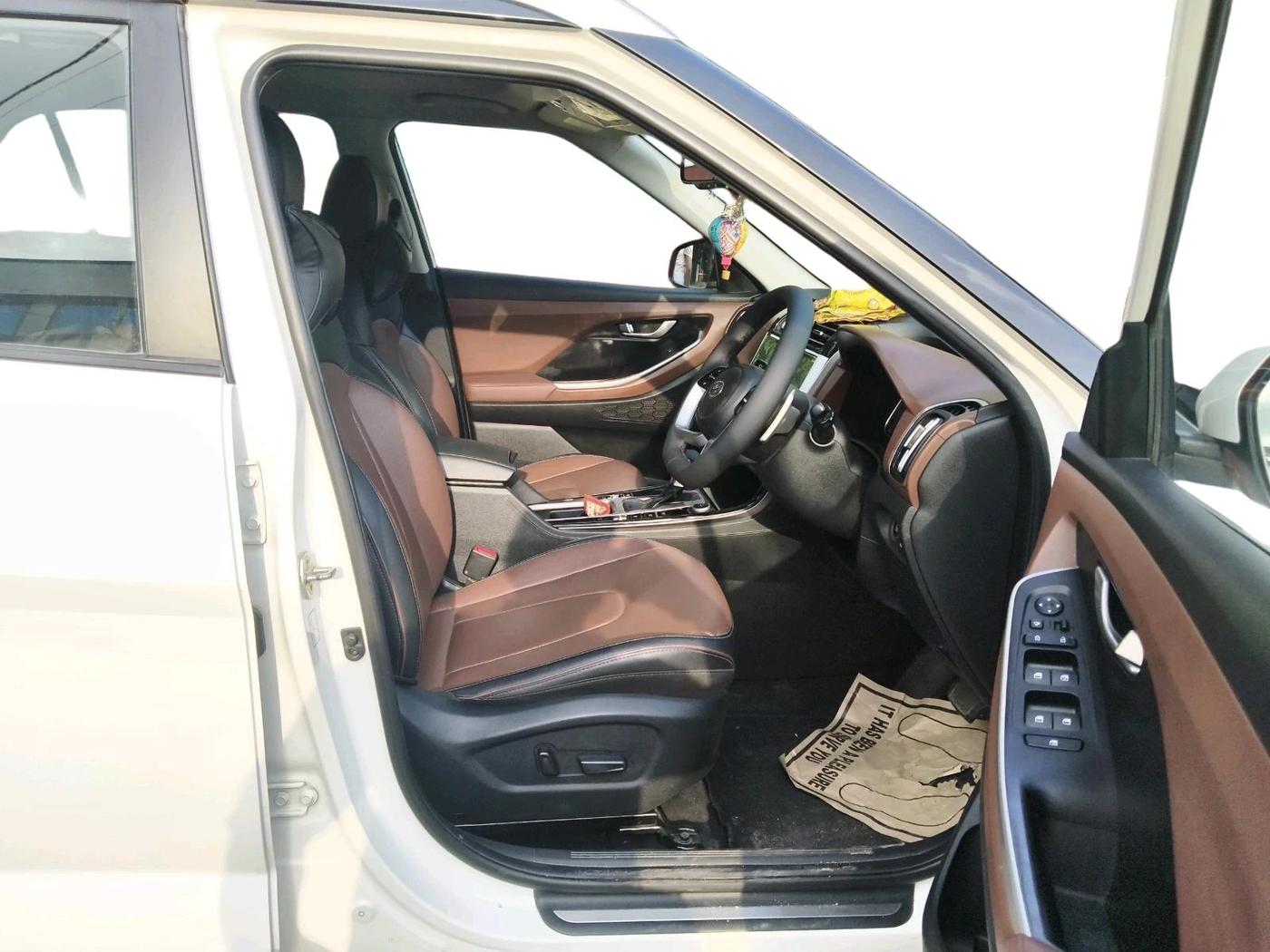 2021 Hyundai ALCAZAR 2.0 SIGNATURE (O) AT 6STR, Petrol, Automatic, 98,466 km, interior
