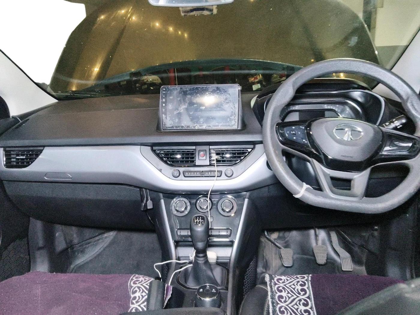 2021 Tata NEXON XM SUNROOF PETROL, Petrol, Manual, 47,519 km, interior