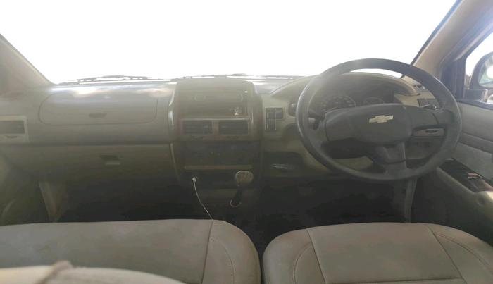 2010 Chevrolet Tavera NEO LT L 10 STR BS III, Diesel, Manual, 1 km, interior