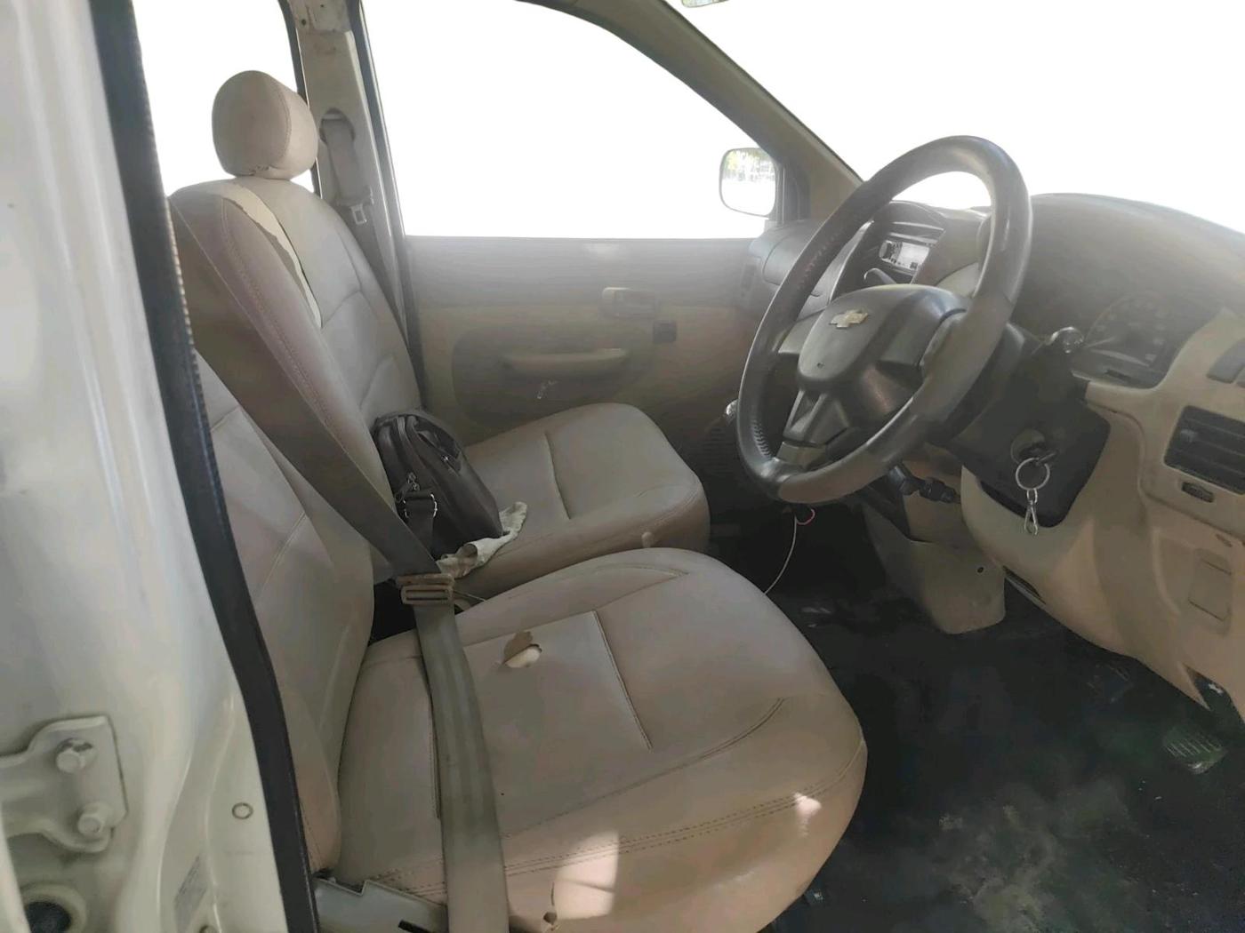 2010 Chevrolet Tavera NEO LT L 10 STR BS III, Diesel, Manual, 1 km, interior