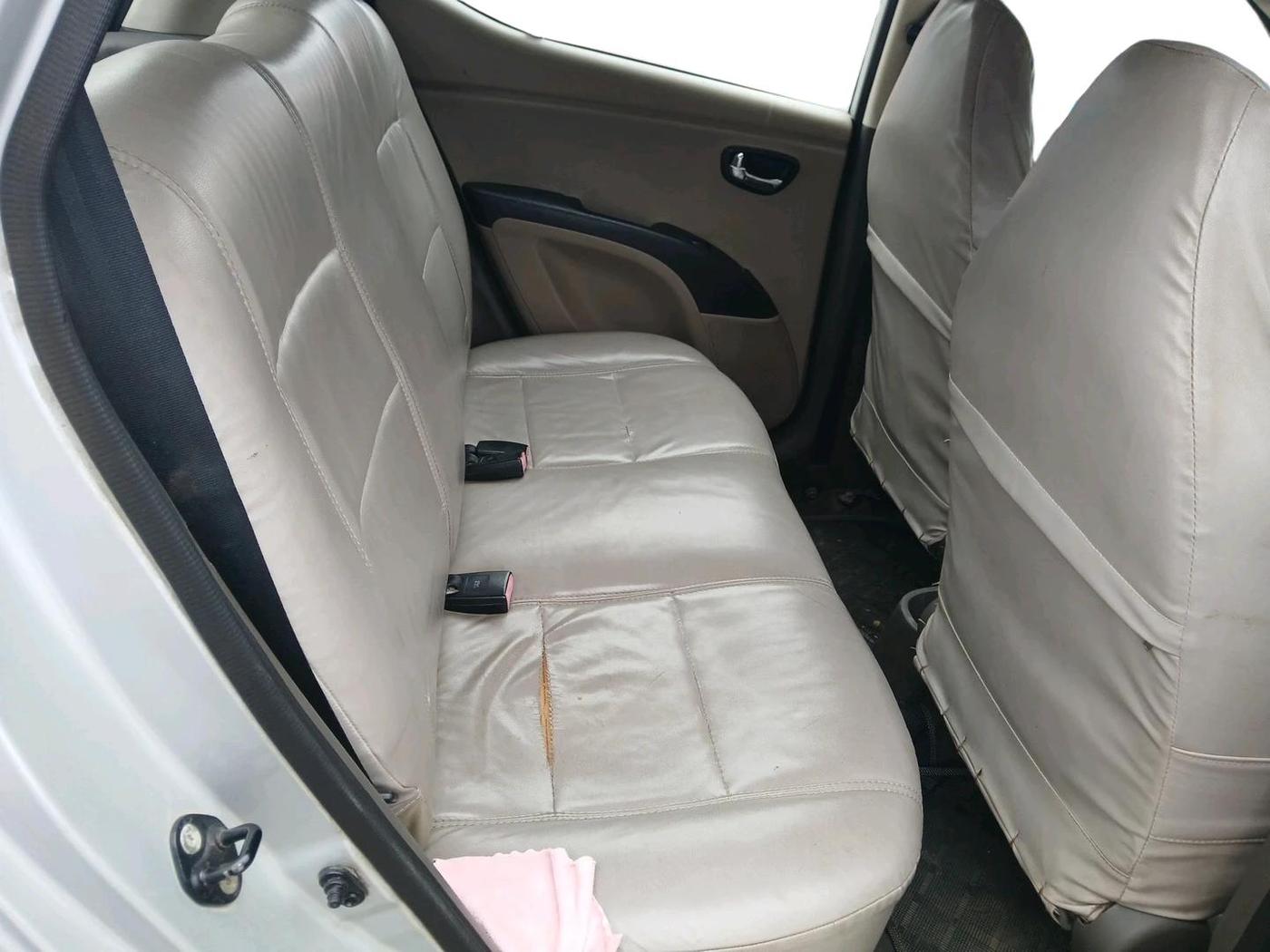 2011 Hyundai i10 MAGNA 1.2, Petrol, Manual, 63,526 km, interior