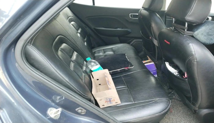 2020 Hyundai VENUE SX 1.4 CRDI, Diesel, Manual, 31,568 km, interior