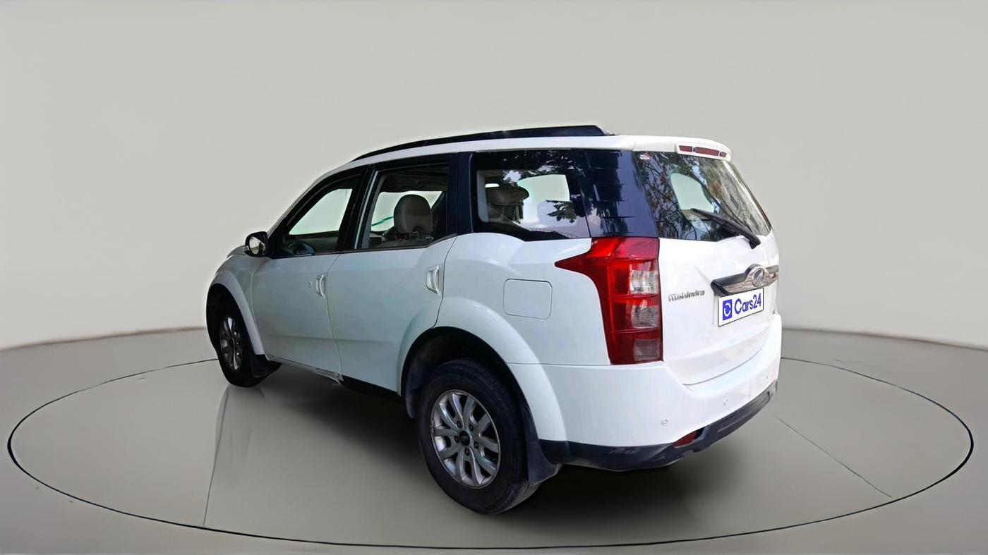 2018 Mahindra XUV500 W10, Diesel, Manual, 1,13,074 km, exterior