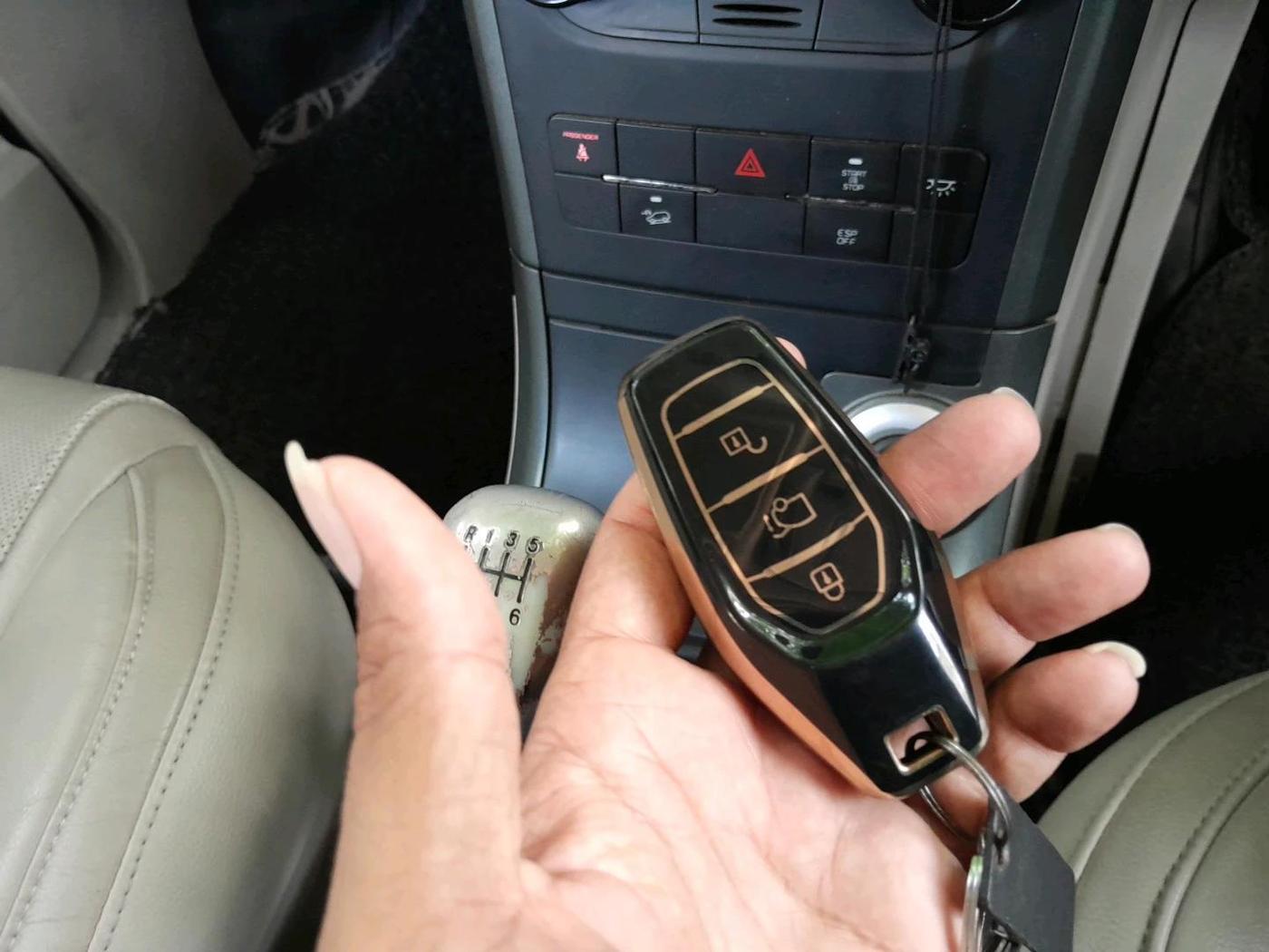 2018 Mahindra XUV500 W10, Diesel, Manual, 1,13,074 km, interior