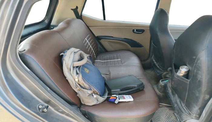 2013 Hyundai i10 MAGNA 1.1, CNG, Manual, 1,09,802 km, interior