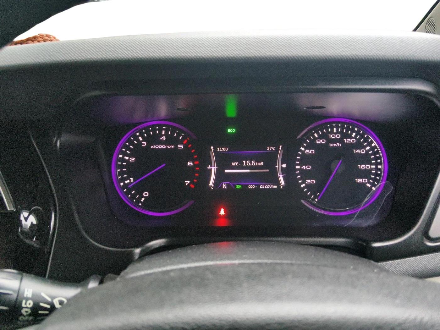 2020 Mahindra MARAZZO M8 8 STR, Diesel, Manual, 23,228 km, interior