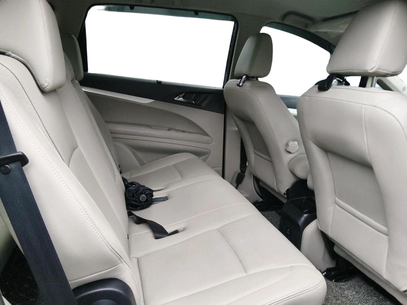 2020 Mahindra MARAZZO M8 8 STR, Diesel, Manual, 23,228 km, interior