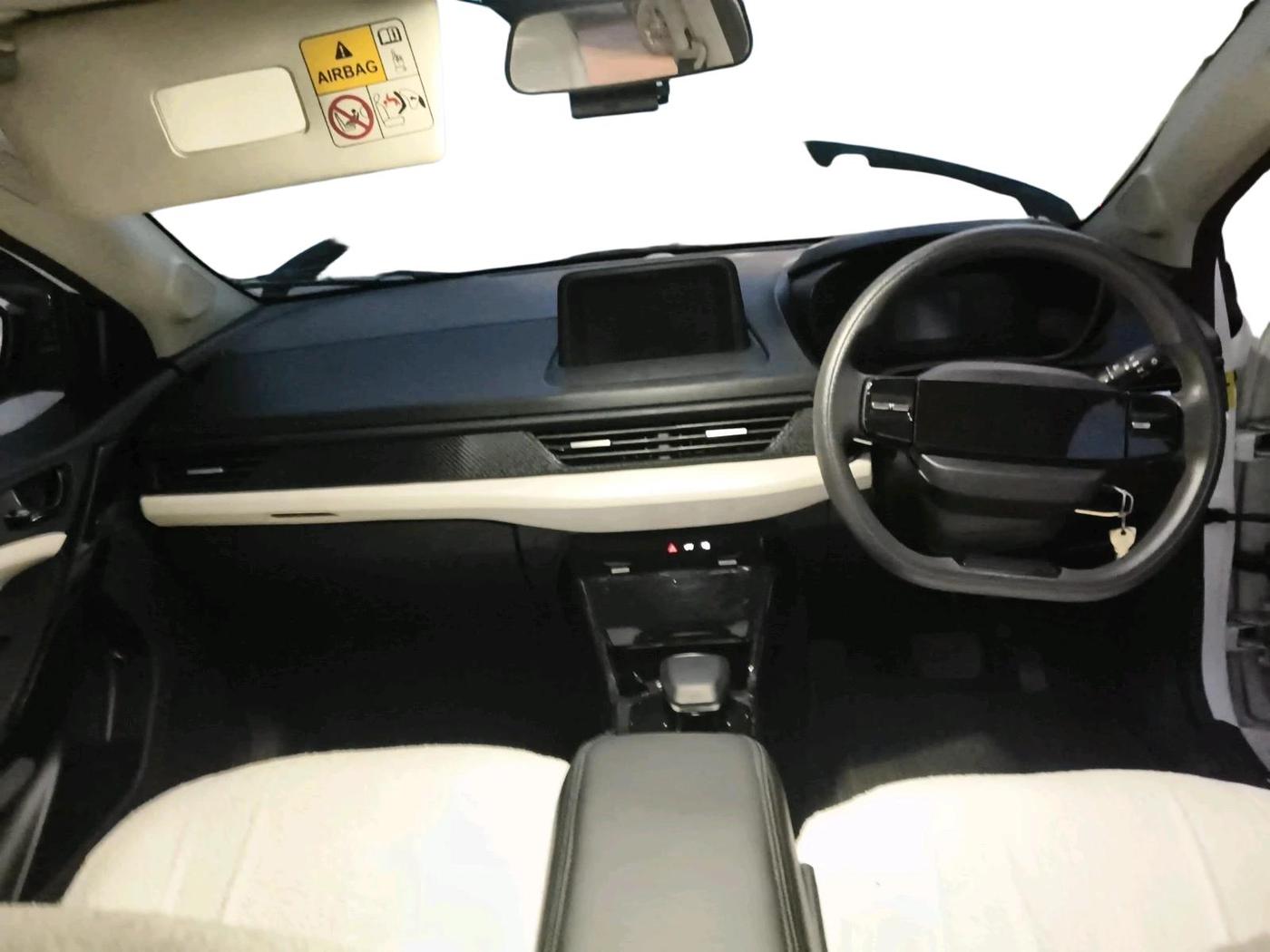 2024 Tata NEXON Pure 1.2 Petrol 6AMT, Petrol, Manual, 26,946 km, interior