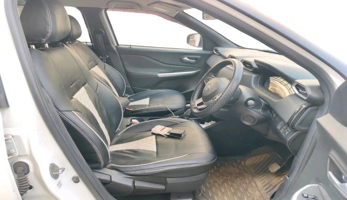 2024 Nissan MAGNITE XV PREMIUM TURBO CVT, Petrol, Automatic, 13,198 km, interior