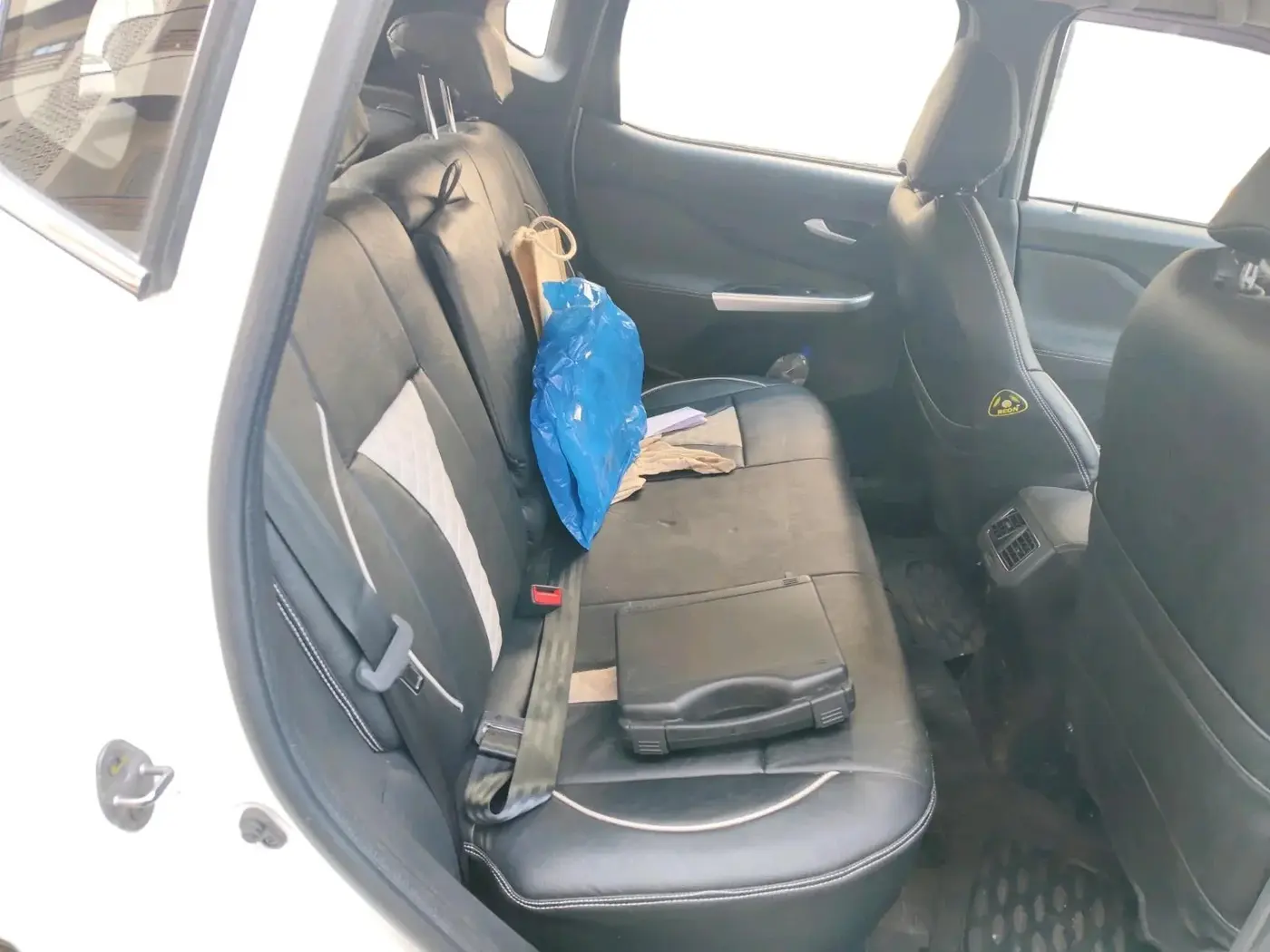 2024 Nissan MAGNITE XV PREMIUM TURBO CVT, Petrol, Automatic, 13,198 km, interior