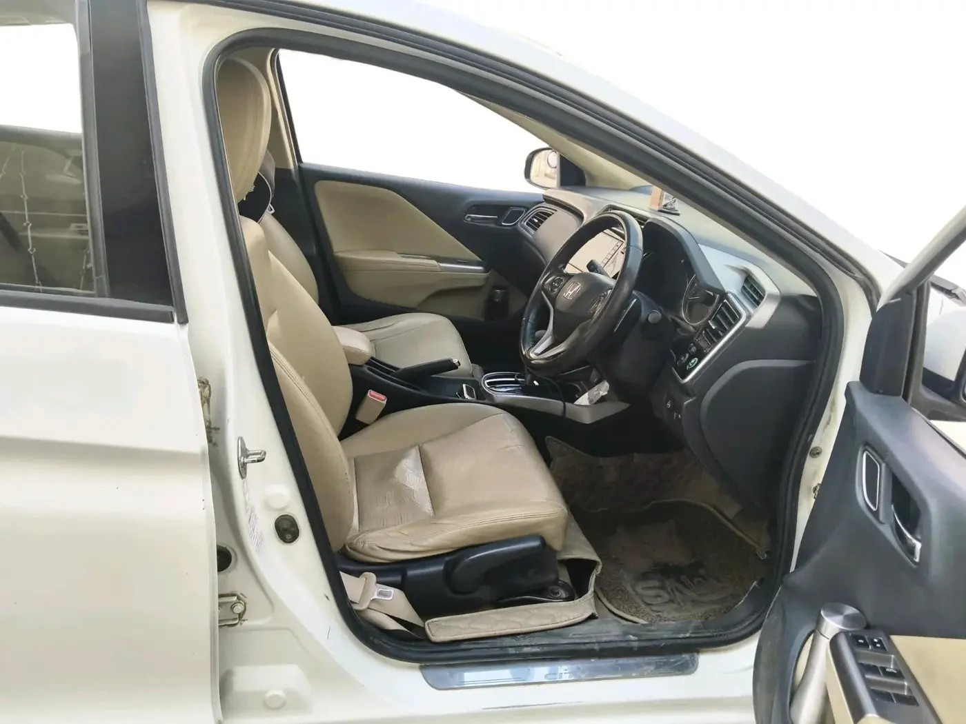 2018 Honda City 1.5L I-VTEC VX CVT, CNG, Automatic, 1,25,584 km, interior