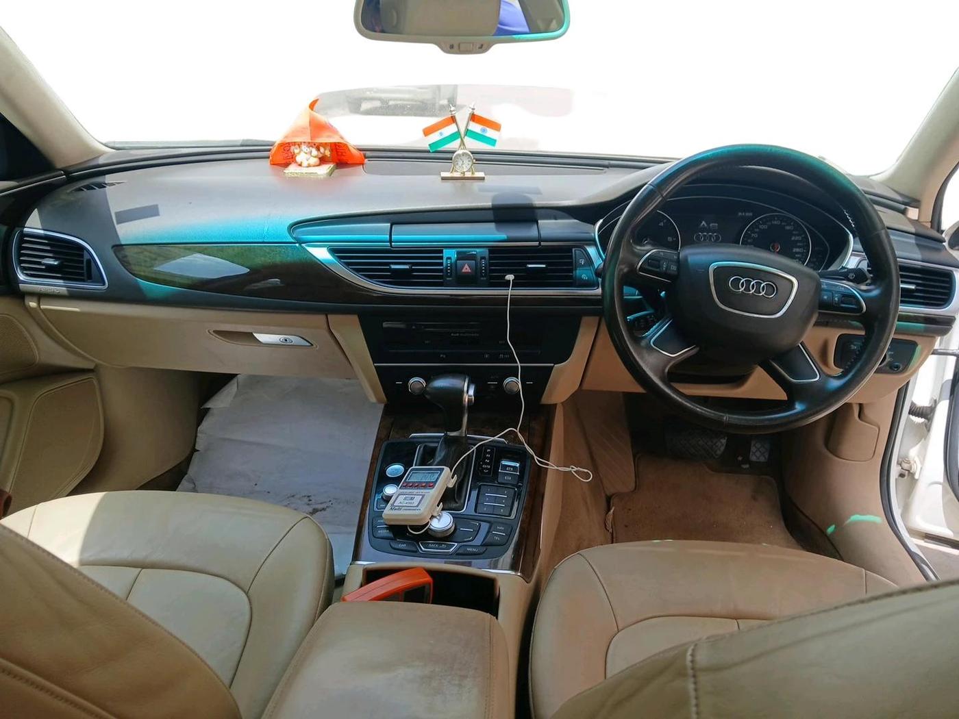 2013 Audi A6 2.0 TDI PREMIUM PLUS, Diesel, Automatic, 1,84,653 km, interior