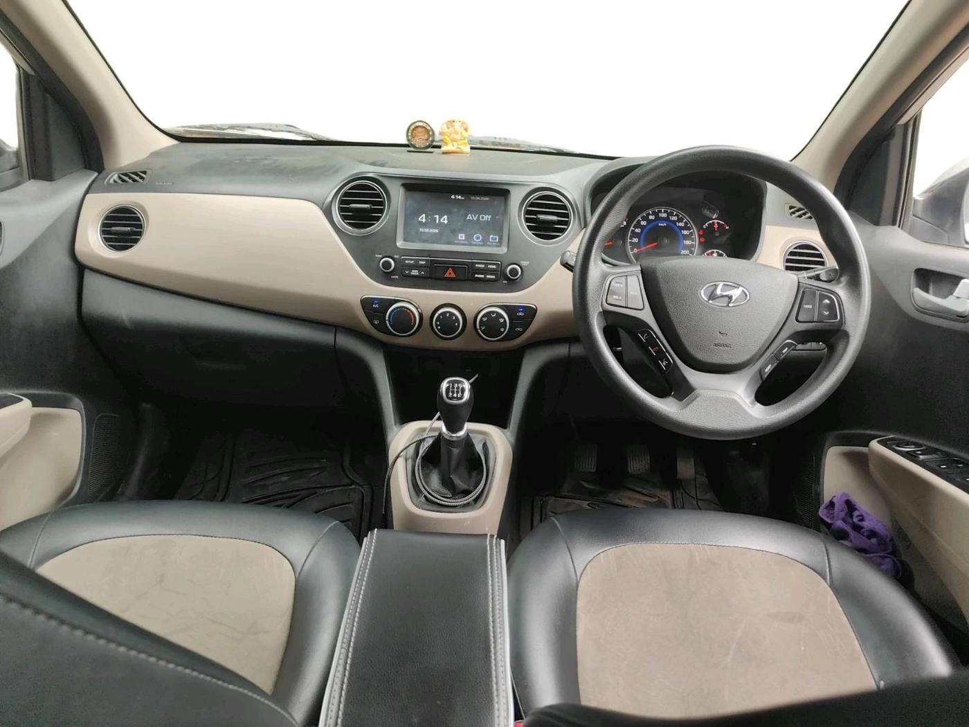 2018 Hyundai Grand i10 SPORTZ 1.2 KAPPA VTVT, CNG, Manual, 1,36,883 km, interior