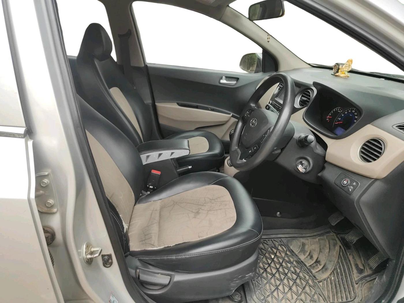 2018 Hyundai Grand i10 SPORTZ 1.2 KAPPA VTVT, CNG, Manual, 1,36,883 km, interior