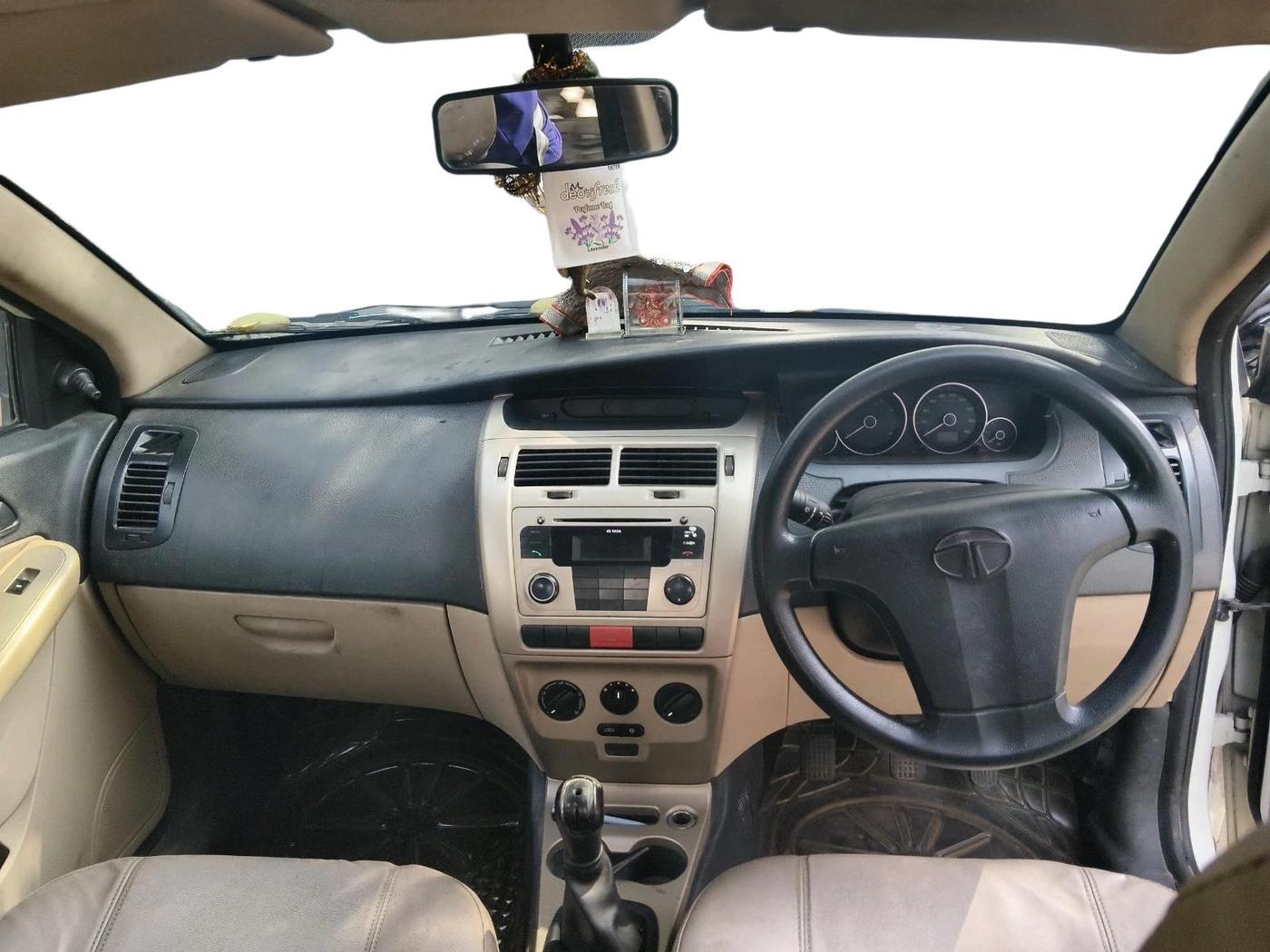 2014 Tata Indica Vista LX TDI, Diesel, Manual, 38,701 km, interior