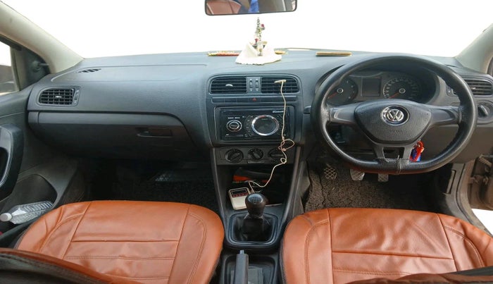 2017 Volkswagen Ameo COMFORTLINE 1.2L, Petrol, Manual, 1,13,768 km, interior