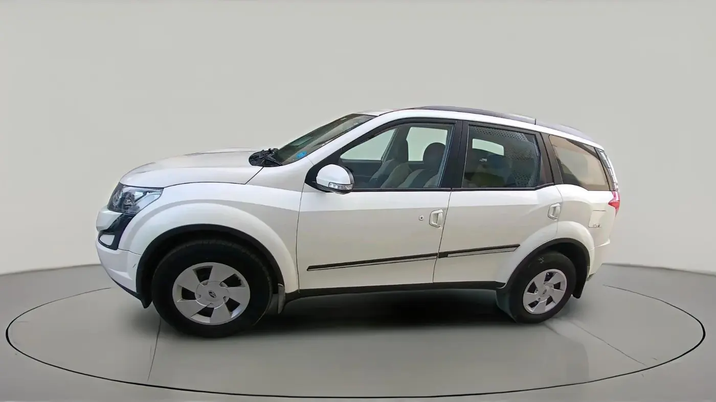 2016 Mahindra XUV500 W6, Diesel, Manual, 69,468 km, exterior