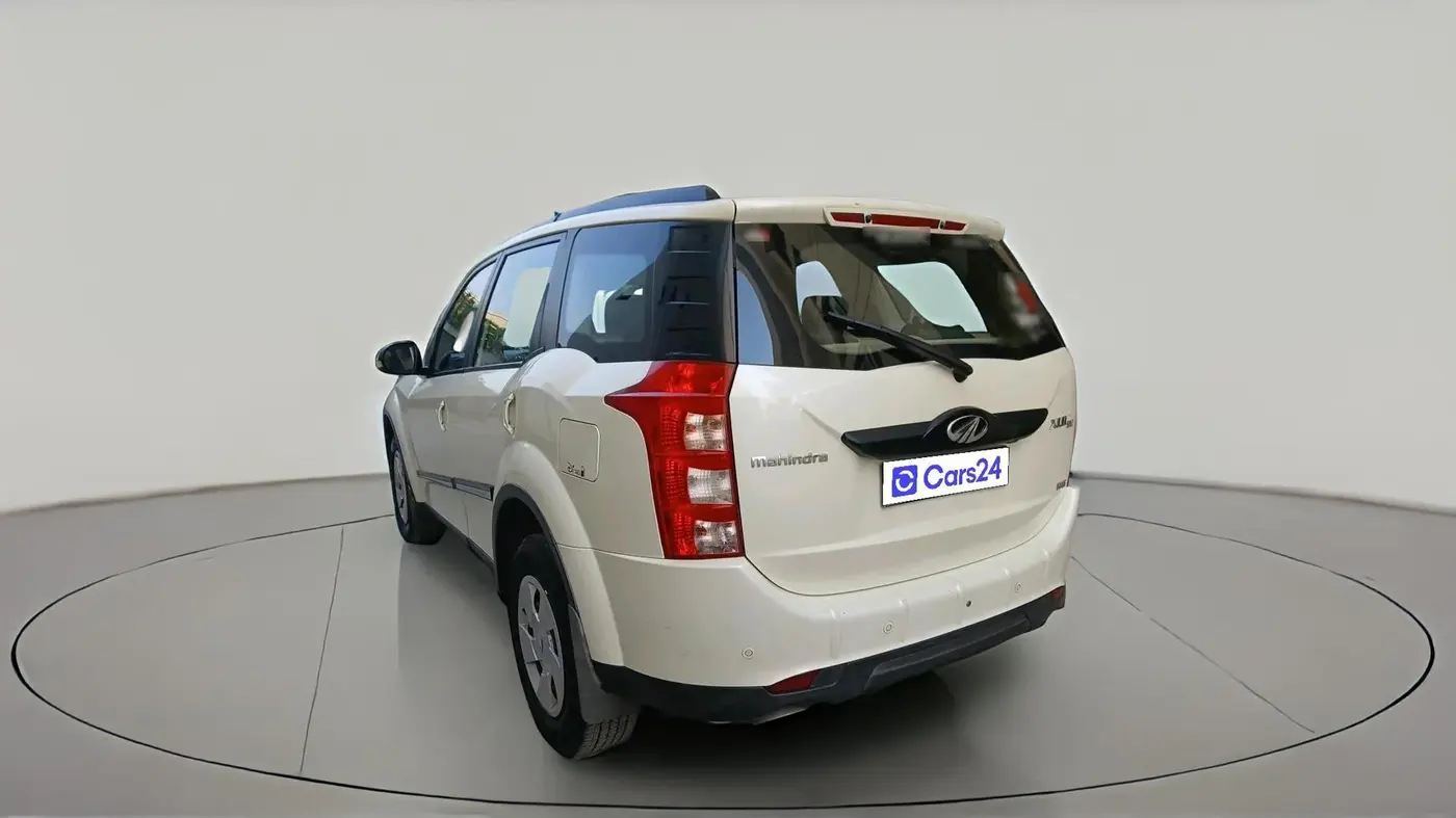 2016 Mahindra XUV500 W6, Diesel, Manual, 69,468 km, exterior
