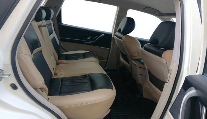 2016 Mahindra XUV500 W6, Diesel, Manual, 69,468 km, interior