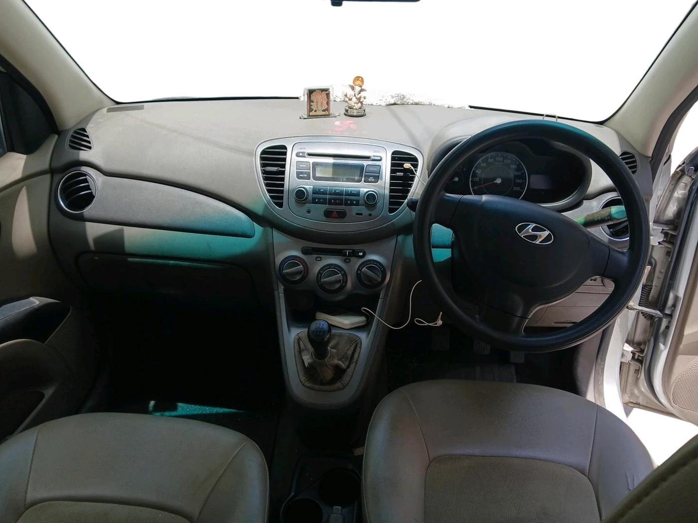 2011 Hyundai i10 MAGNA 1.2, Petrol, Manual, 68,098 km, interior