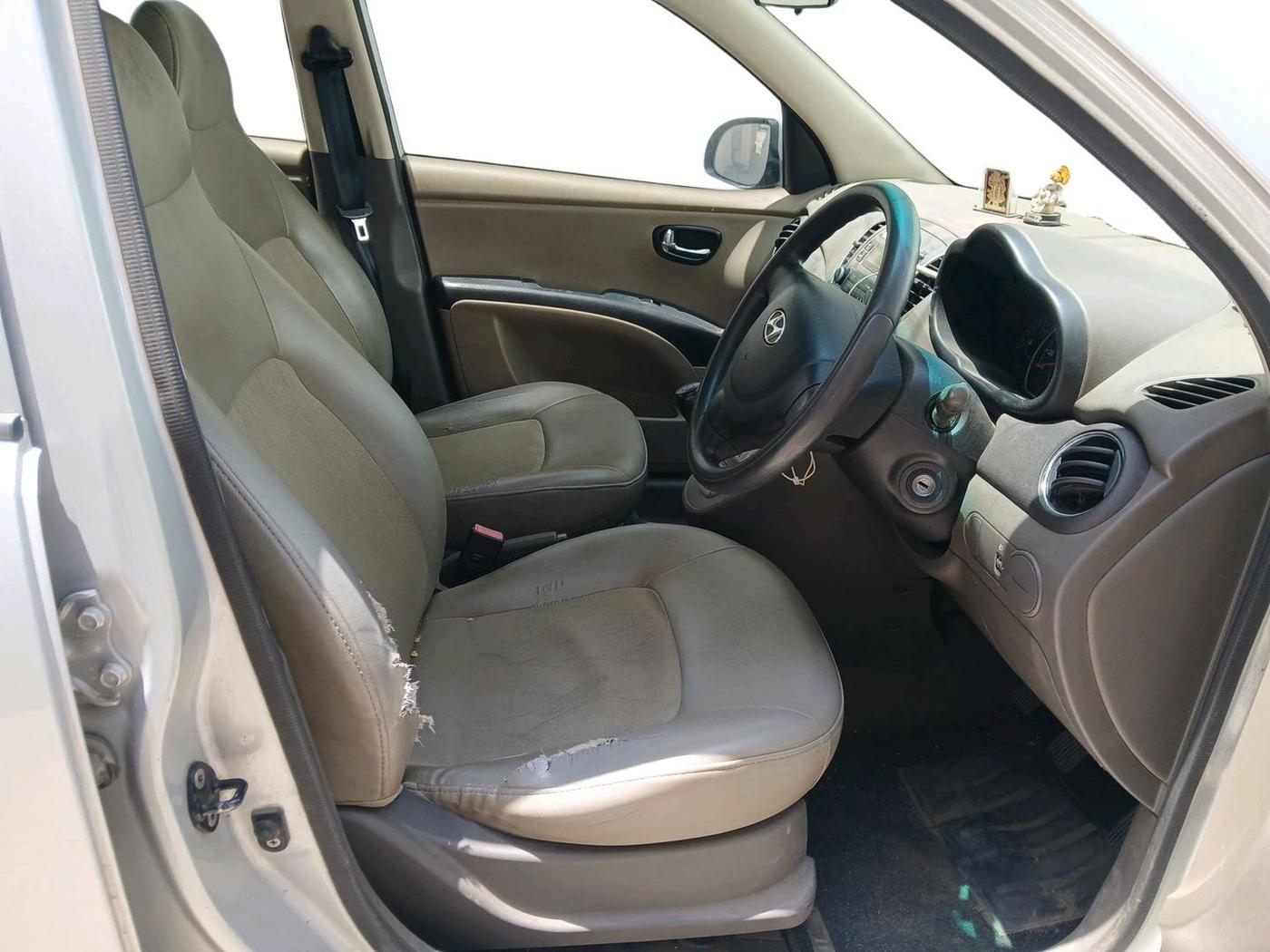 2011 Hyundai i10 MAGNA 1.2, Petrol, Manual, 68,098 km, interior