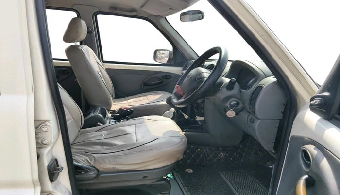 2014 Mahindra Scorpio LX, Diesel, Manual, 1,18,836 km, interior