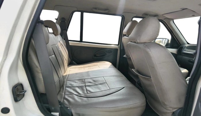 2014 Mahindra Scorpio LX, Diesel, Manual, 1,18,836 km, interior