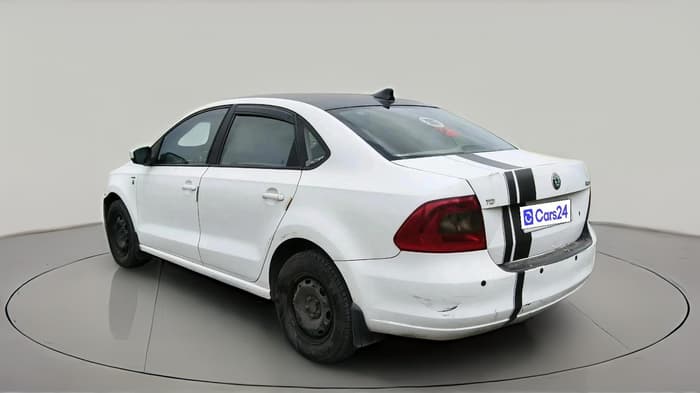 2013 Skoda Rapid AMBITION 1.6 TDI CR MT, Diesel, Manual, 75,664 km, exterior