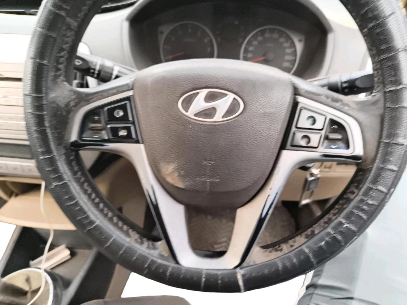 2011 Hyundai i20 SPORTZ 1.2, CNG, Manual, 1,56,299 km, interior