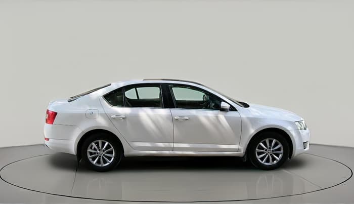 2016 Skoda Octavia STYLE PLUS AT 1.8 TSI, Petrol, Automatic, 1,59,311 km, exterior
