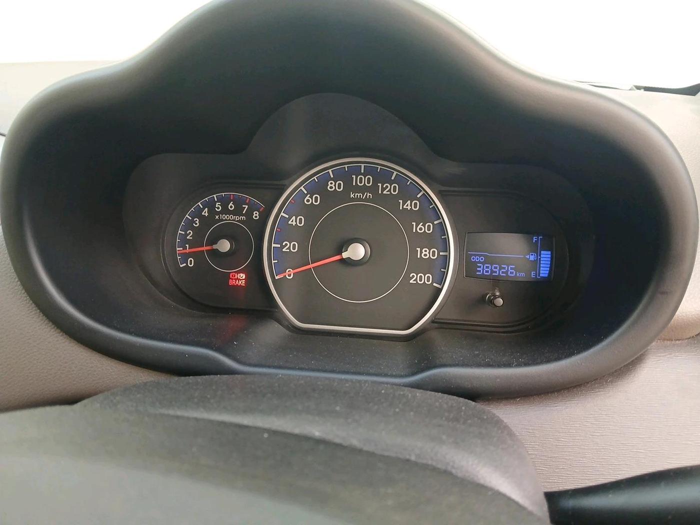 2015 Hyundai i10 SPORTZ 1.1, Petrol, Manual, 38,926 km, interior