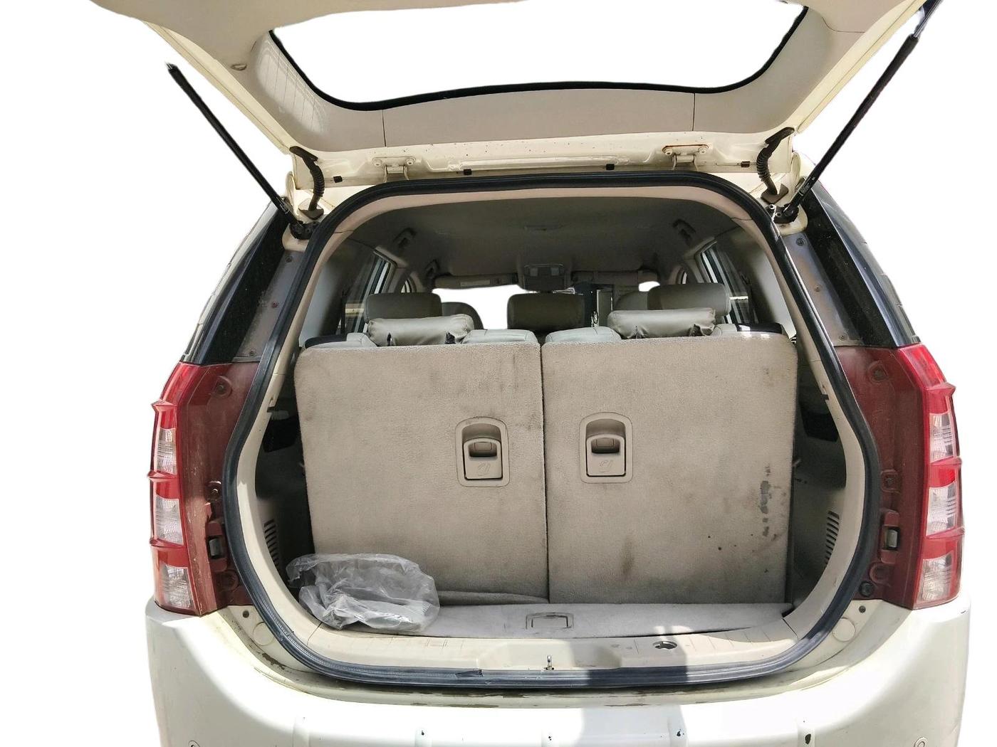 2015 Mahindra XUV500 W6, Diesel, Manual, 1,46,936 km, exterior