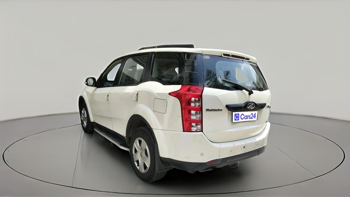 2015 Mahindra XUV500 W6, Diesel, Manual, 1,46,936 km, exterior