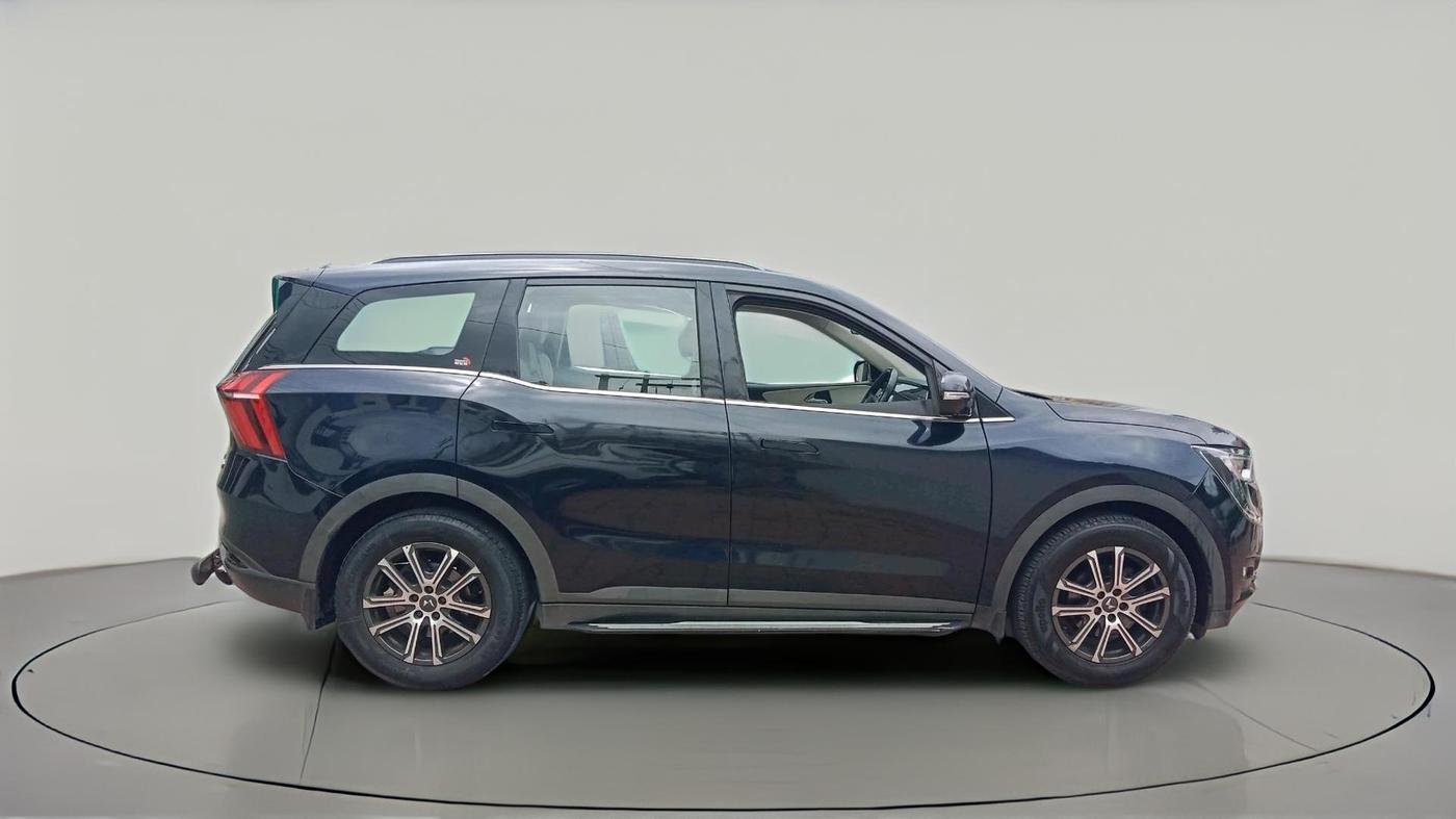 2022 Mahindra XUV700 AX 7 LUXURY P AT 7 STR, Petrol, Automatic, 85,034 km, exterior