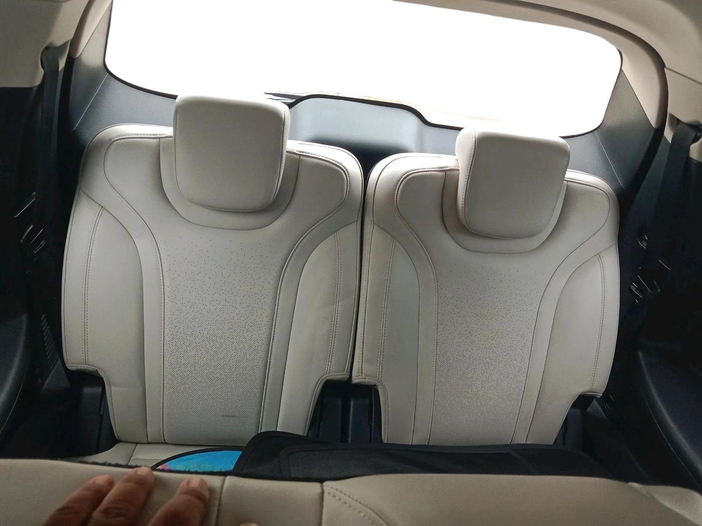 2022 Mahindra XUV700 AX 7 LUXURY P AT 7 STR, Petrol, Automatic, 85,034 km, interior