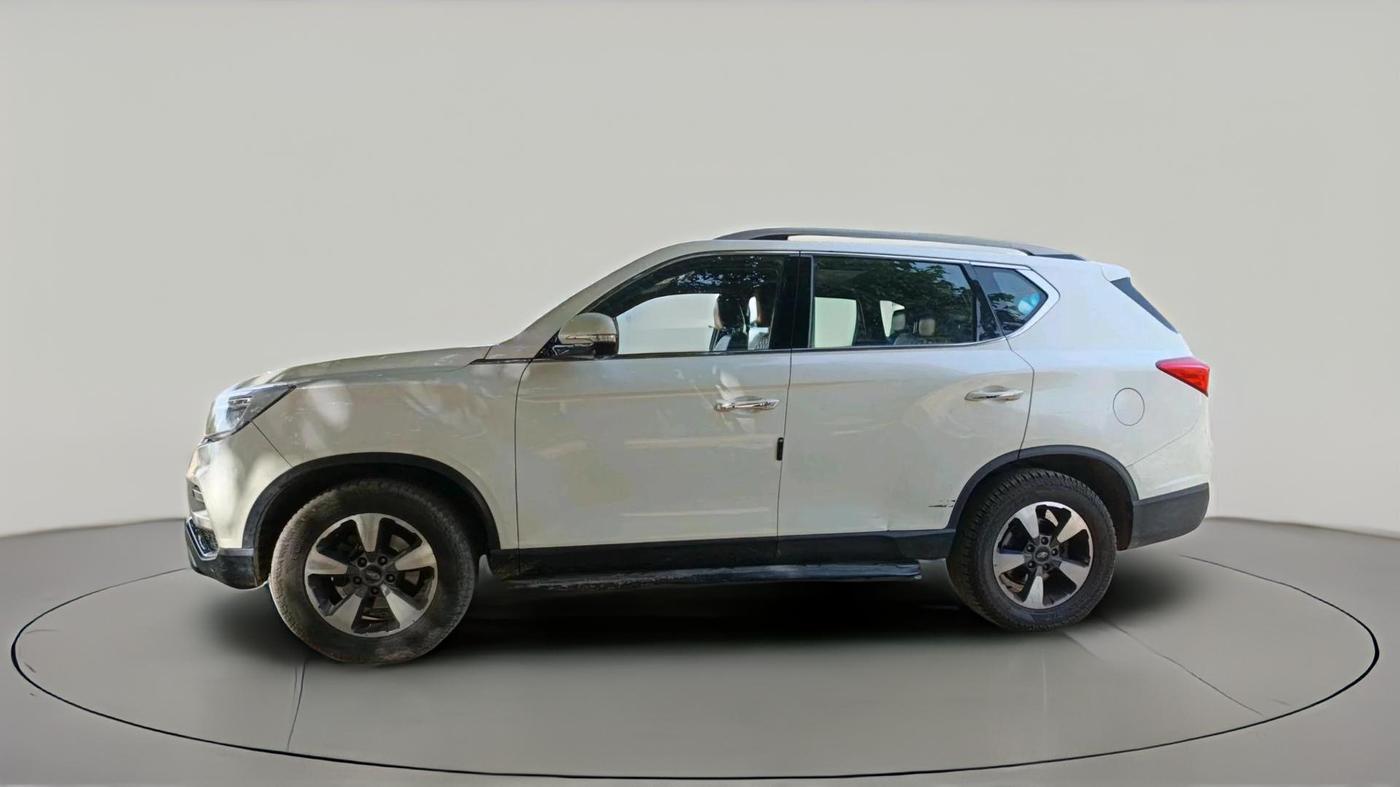 2019 Mahindra ALTURAS G4 4WD AT, Diesel, Automatic, 85,749 km, exterior