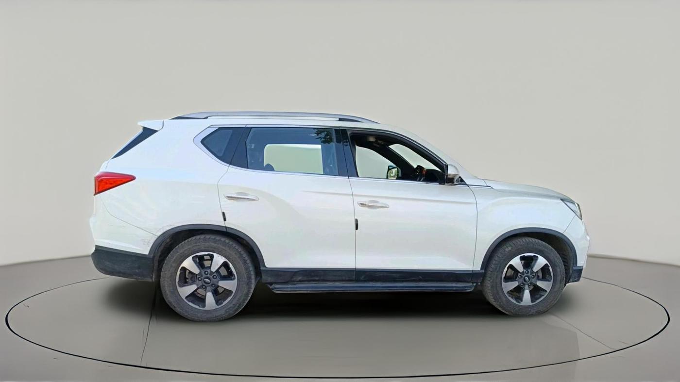 2019 Mahindra ALTURAS G4 4WD AT, Diesel, Automatic, 85,749 km, exterior