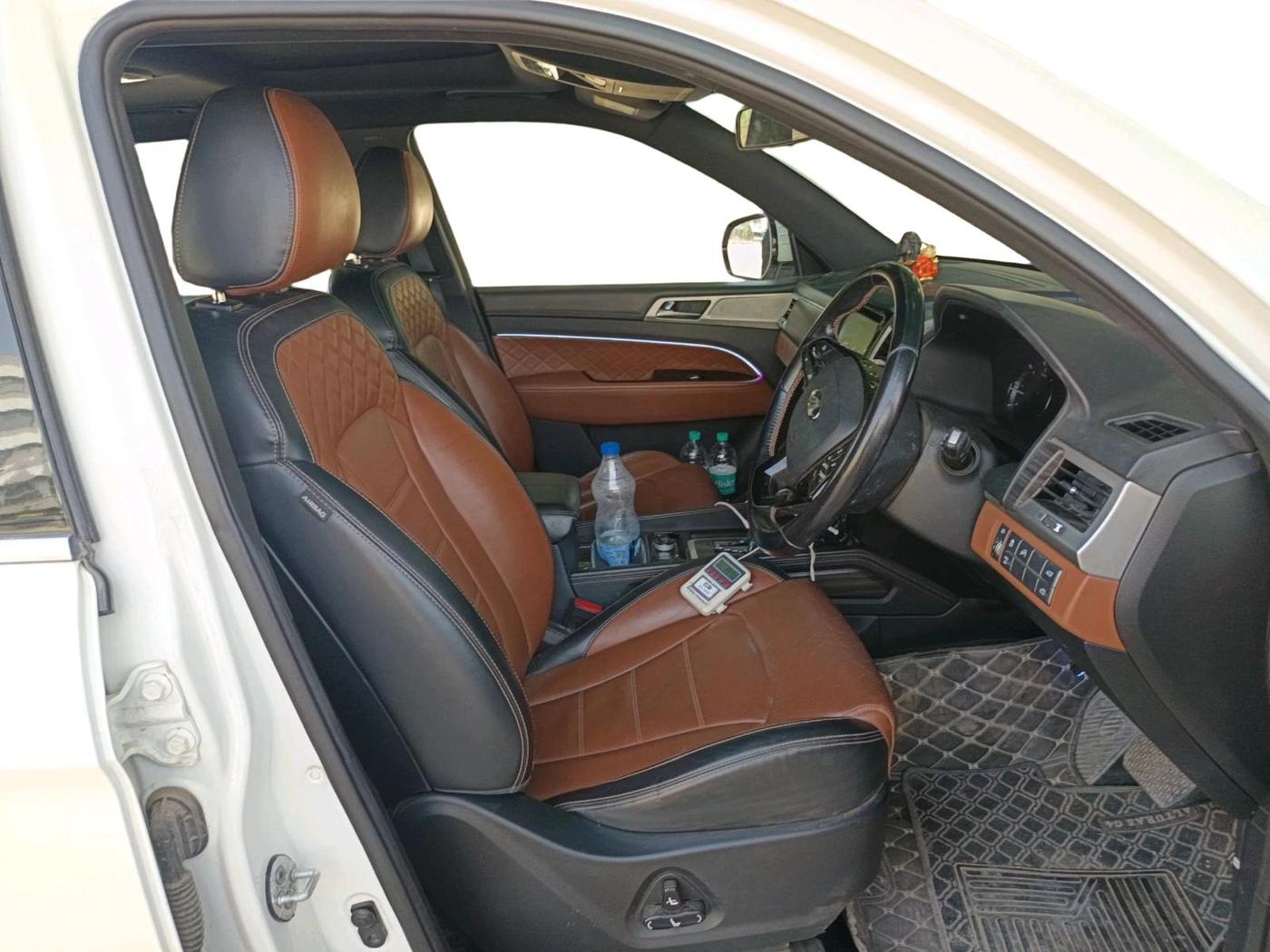 2019 Mahindra ALTURAS G4 4WD AT, Diesel, Automatic, 85,749 km, interior