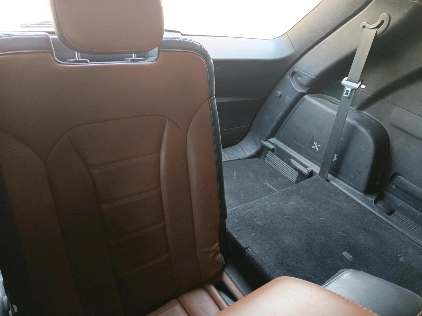 2019 Mahindra ALTURAS G4 4WD AT, Diesel, Automatic, 85,749 km, interior