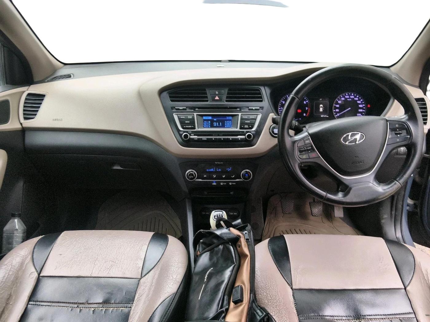 2014 Hyundai Elite i20 ASTA 1.2, Petrol, Manual, 1,27,139 km, interior