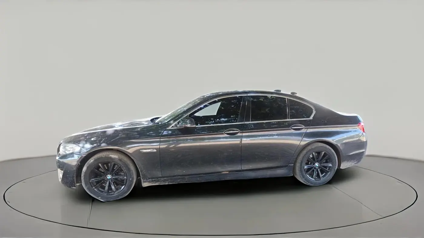 2010 BMW 5 Series 525D, Diesel, Automatic, 1,75,570 km, exterior