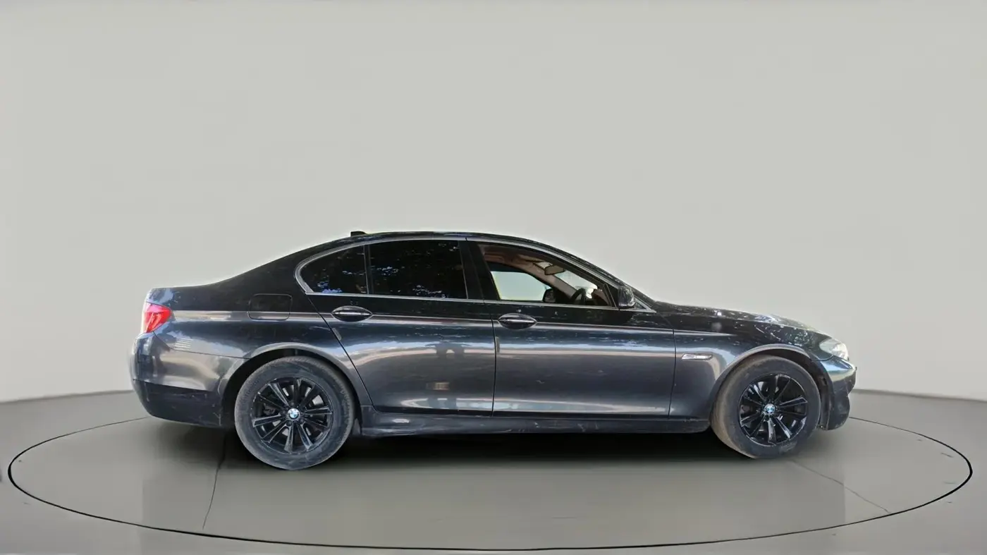 2010 BMW 5 Series 525D, Diesel, Automatic, 1,75,570 km, exterior