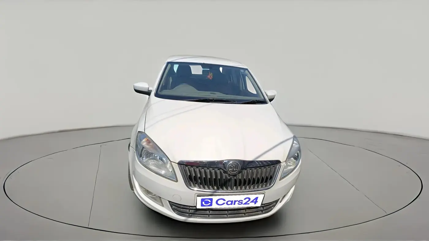 2014 Skoda Rapid AMBITION 1.6 TDI CR MT, Diesel, Manual, 99,482 km, exterior